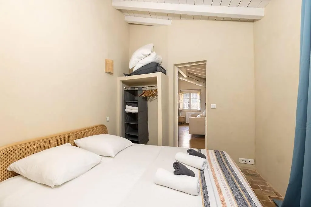 Cocon Douillet Avec Vue - Intramuros Avignon 0*,  France